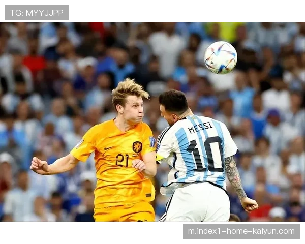 巴萨中场轮转覆盖战术,加维纵向推进与德容横向调度的分工协作