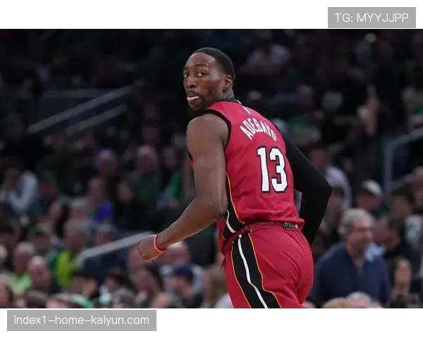 阿德巴约破纪录战术引争议，故意罚球不中制造二次进攻机会